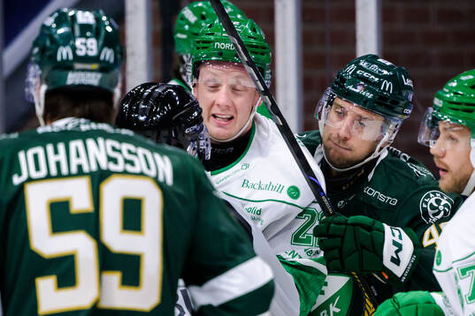 Färjestads Linus Johansson och Rögles Fredrik Olofsson