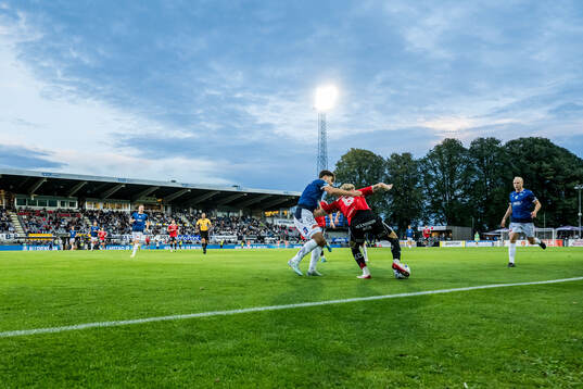 Halmstads Bleon Kurtulus och IFK Norrköpings Isak Andri