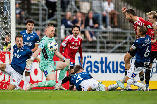 Halmstads målvakt Tim Rönning vid IFK Norrköpings Arnor