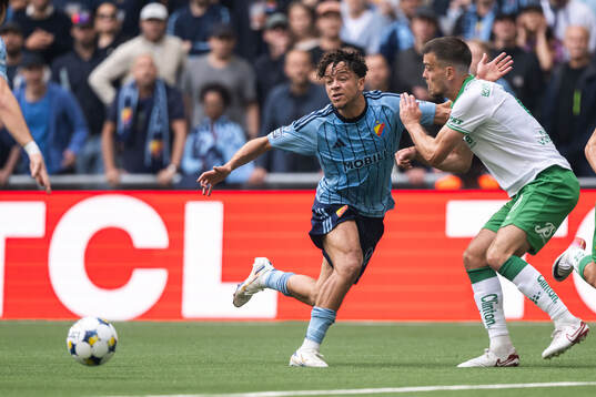 Djurgårdens Mikael Anderson och Hammarbys Pavle Vagic