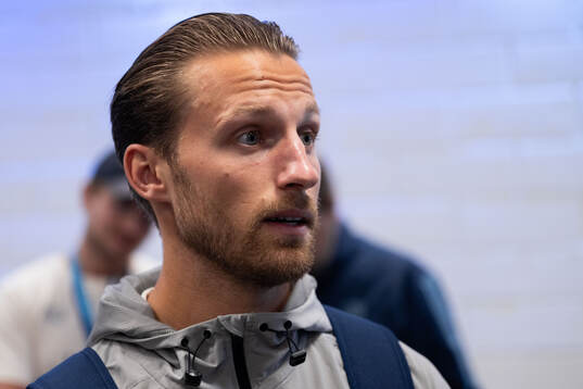 Djurgårdens Daniel Stensson i mixade zonen