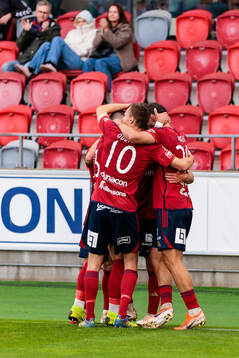 Östers spelare jublar