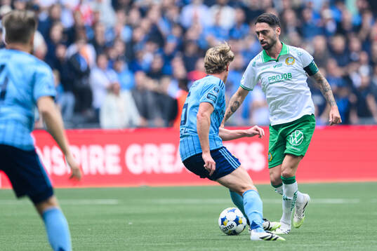 Djurgårdens Rasmus Schuller och Hammarbys Nahir Besara