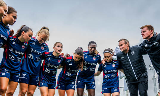 Bla gjennom flere bilder av Fotboll, Damallsvenskan, Rosengård - AIK