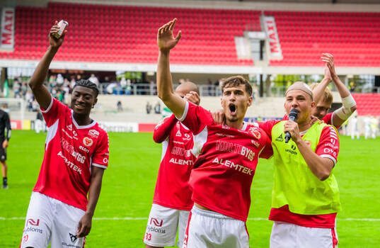 Kalmars Camil Jebara och Tomas Kalinauskas jublar