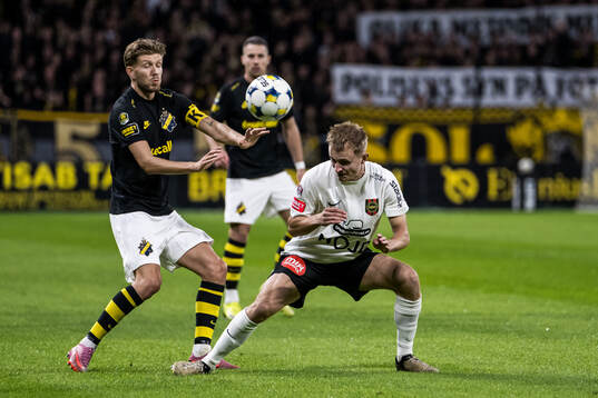 AIKs Anton Salétros och Brommapojkarnas Victor Lind