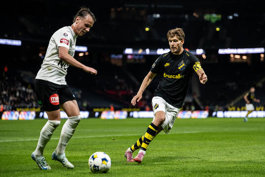 Brommapojkarnas Alex Timossi Andersson och AIKs Anton