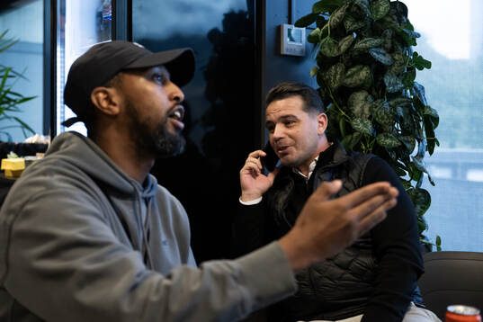 MAX expert Nordin Gerzic pratar med Mohamed ”Moo”