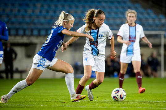 Trelleborgs Lova Sternfeldt och Malmö FFs Karoline Olesen