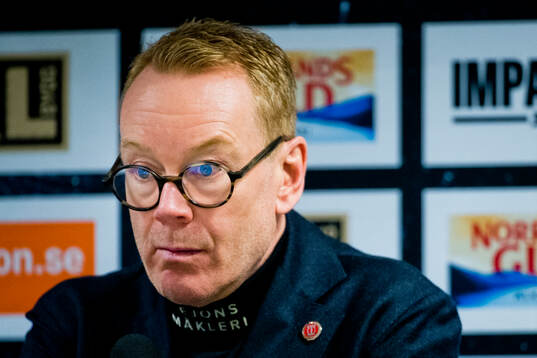 Örebros tränare Niklas Eriksson på presskonferensen