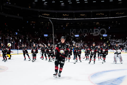 Malmö Redhawks Janne Kuokkanen jublar