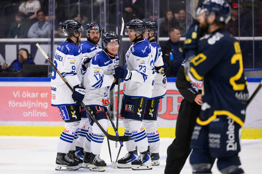 Karlskogas Åke Stakkestad jublar