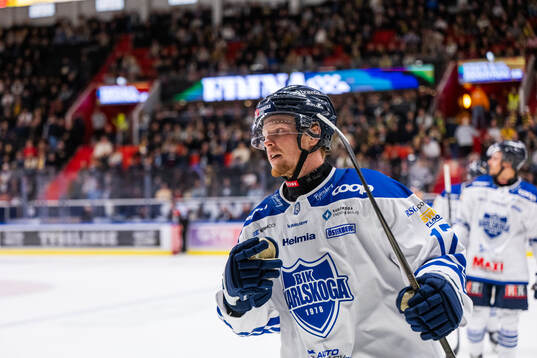 Karlskogas Åke Stakkestad jublar