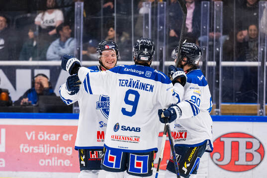 Karlskogas Åke Stakkestad jublar