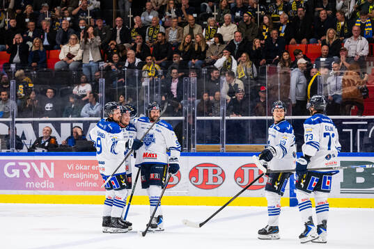 Karlskogas Åke Stakkestad jublar