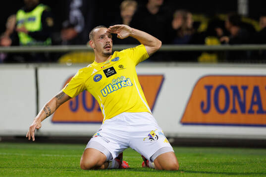 Falkenbergs Viktor Ekblom jublar