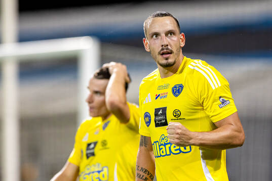 Falkenbergs Viktor Ekblom jublar