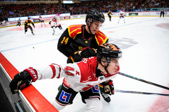 Brynäs Aron Dahlqvist och Örebros Melvin Fernström