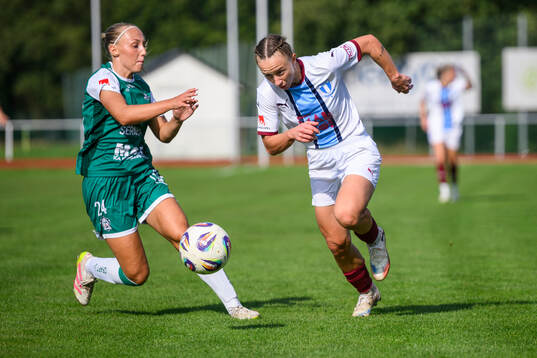 Alingsås Saga Fredgren  och Malmö FFs Miljana Ivanovic