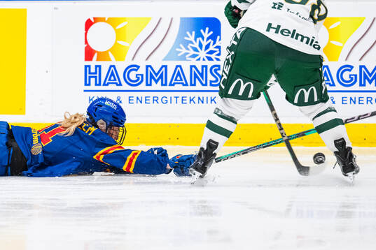 Djurgårdens Isabelle Leijonhielm och Färjestads Lene