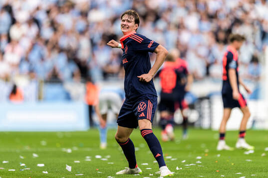 Djurgårdens August Priske Flyger jublar