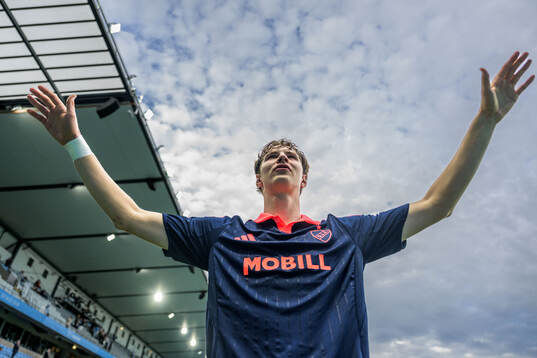 Djurgårdens August Priske Flyger jublar