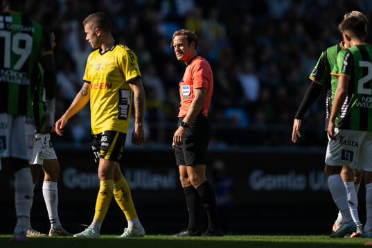 Domare Kristoffer Karlsson