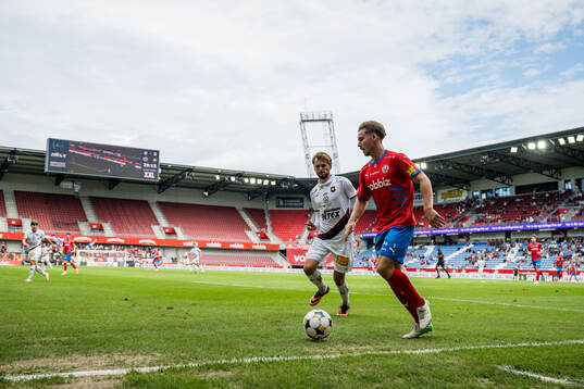 Örgrytes William Hofvander och Helsingborgs Simon Bengtsson