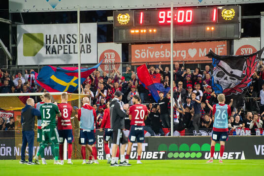 Östers IFs spelare jublar