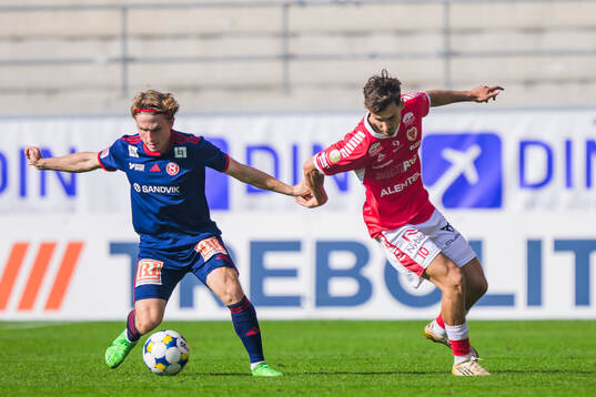Sandvikens IFs Victor Backman och Kalmars Camil Jebara