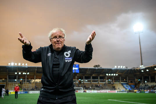 Degerfors lagledare Stig "Stisse" Ekman jublar