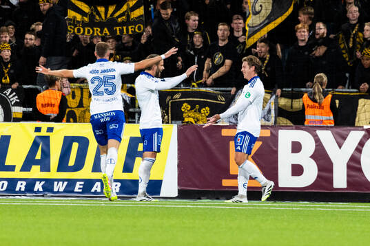 IFK Norrköpings Alexander Fransson jublar med Kevin Höög