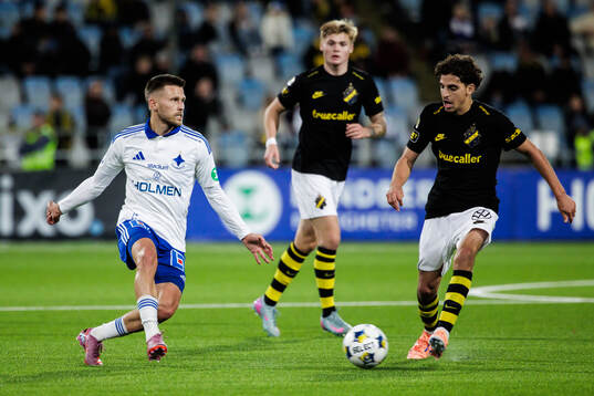 IFK Norrköpings Arnor Traustason och AIKs Taha Ayari