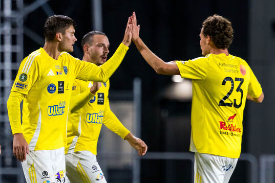 Falkenbergs Viktor Ekblom jublar med Alexander Salo