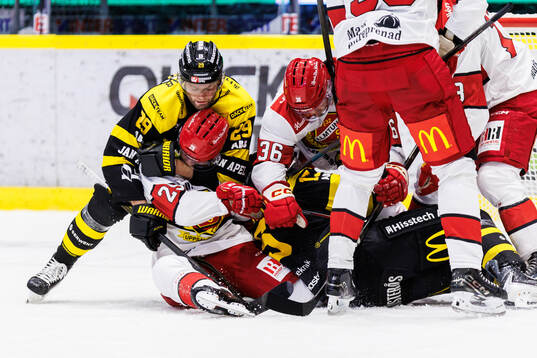 Västerås Kim Rosdahl och Tim Friberg  mot Almtunas Lukas