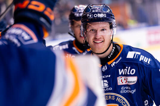 Växjös Hugo Gustafsson jublar