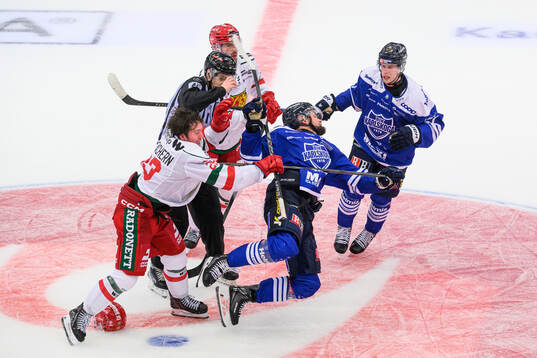 Moras Connor MacEachern och Karlskogas Henrik Björklund