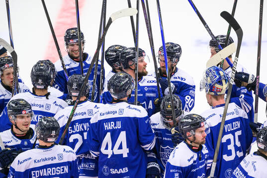 Karlskogas Henrik Björklund jublar