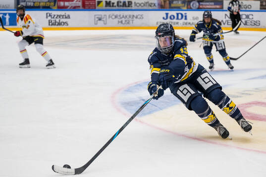 HV71s Julia Nearis