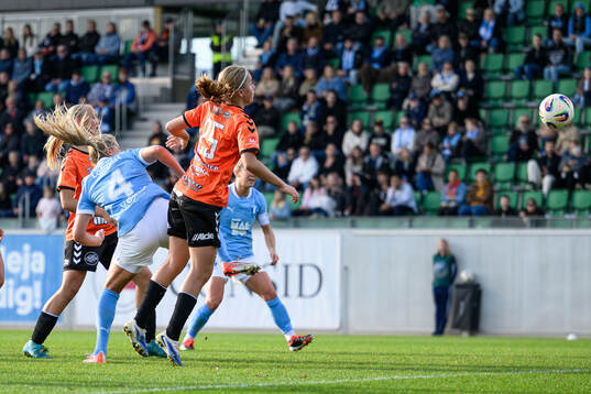 Malmö FFs Ellen Löfqvist och Kristianstads Emma