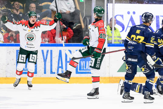 Frölundas Noah Dower Nilsson och Jacob Peterson jublar