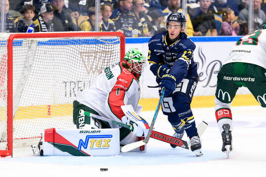 Frölundas målvakt Lars Johansson och HV71s Isac