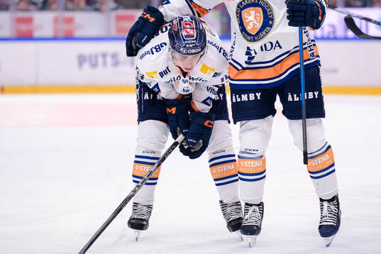 Växjös Ville Svensson har ont