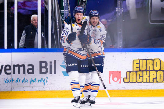 Växjös Hugo Gustafsson och Sebastian Strandberg jublar