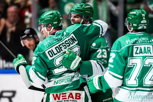 Rögles Josh Dickinson jublar