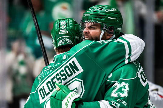 Rögles Josh Dickinson jublar