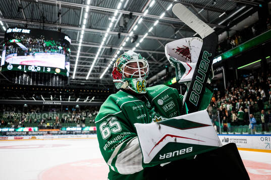 Rögles målvakt Christoffer Rifalk jublar