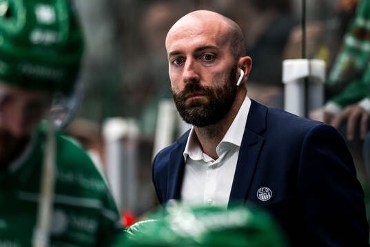 Rögles assisterande tränare Taylor Matson