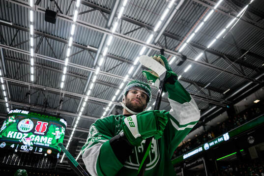 Rögles Josh Dickinson