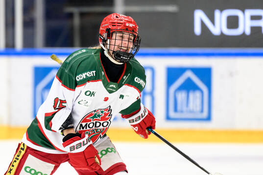 Modos Linnéa Andersson jublar